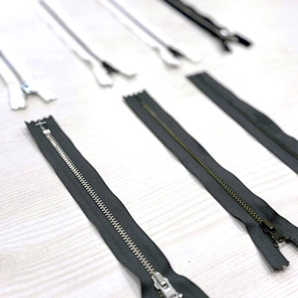 Metalinis užtrauktukas ,,YKK” ( ilgis 18cm)