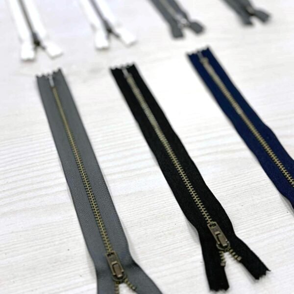 Metalinis užtrauktukas ,,YKK” ( ilgis 20cm)