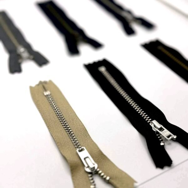 Metalinis užtrauktukas ,,YKK" ( ilgis 10cm)
