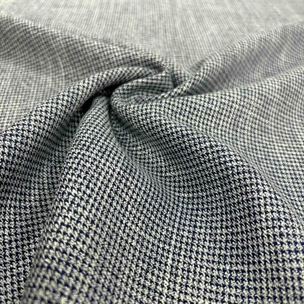 Blizgus audinys su viskoze