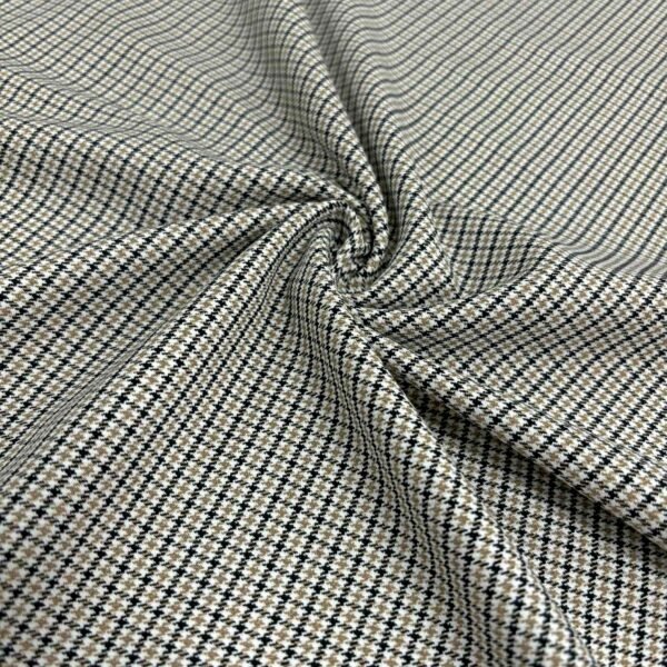 Smulkaus rašto audinys su viskoze