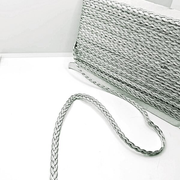 Siaura blizganti juostelė