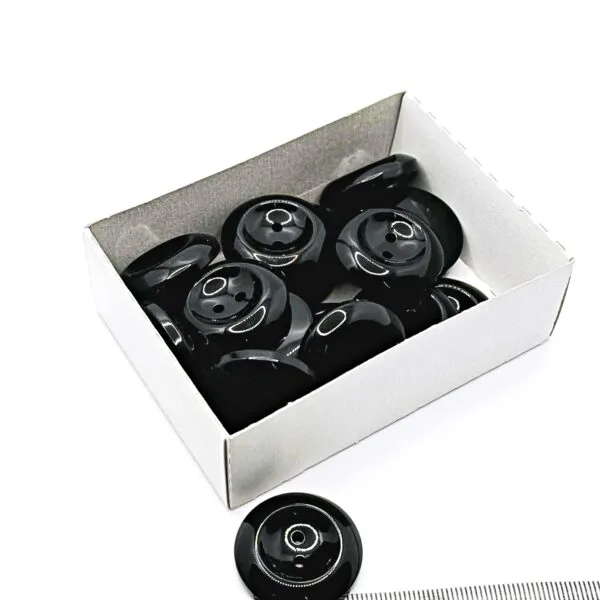 Plastikinė saga – juoda blizgi, 2,5 cm – daireda.lt