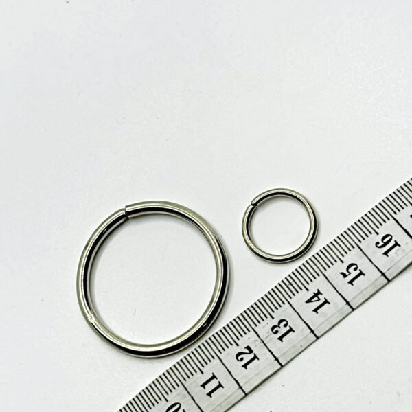 2-Dydžiai. Metaliniai žiedeliai