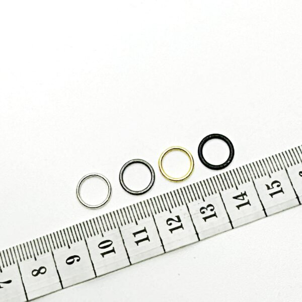 4-Spalvos. Metaliniai raktų žiedeliai