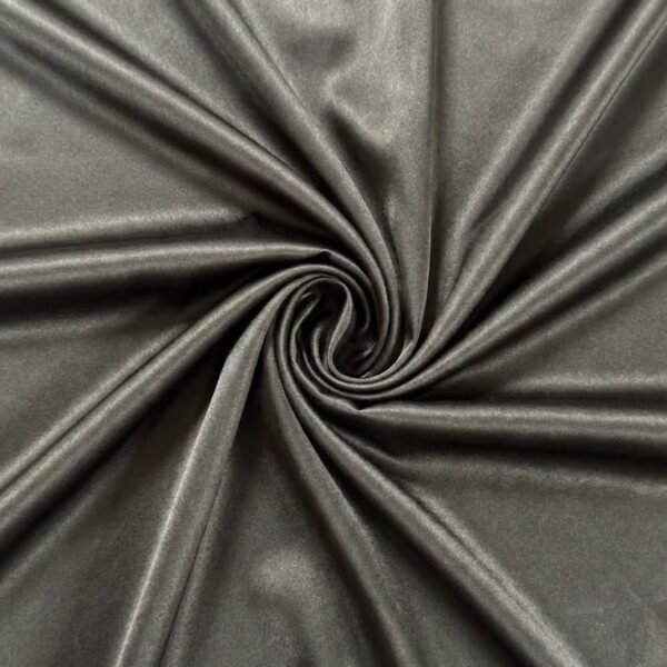 Blizgus atlasas audinys pilkos spalvos