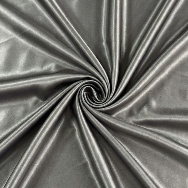 Blizgus atlasas audinys sidabrinės spalvos