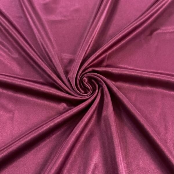 Blizgus atlasas audinys vyšninės spalvos