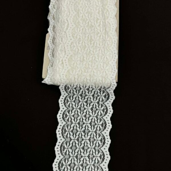 Elastinga nėrinių juosta 14 cm su geometriniu raštu