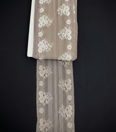 Elastinga nėrinių juosta 15 cm su siuvinėtomis gėlėmis