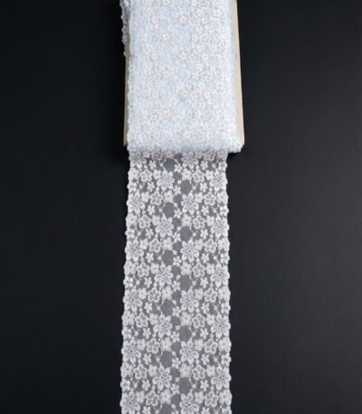 Elastinga nėrinių juosta su smulkiu gėlių raštu