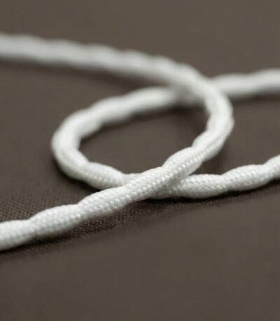 Isiuvamas svarelis uzuolaidu kritimui stabilizuoti