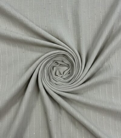 Lininis audinys su vertikaliais siuvinėtais dryželiais