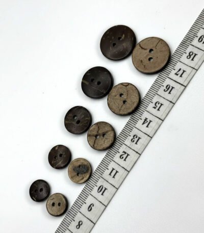 Natūralios kokosinės sagos iš kokoso kevalo, rudos spalvos