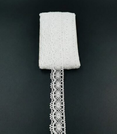 Nėrinių juostelė 4,5 cm pločio balta