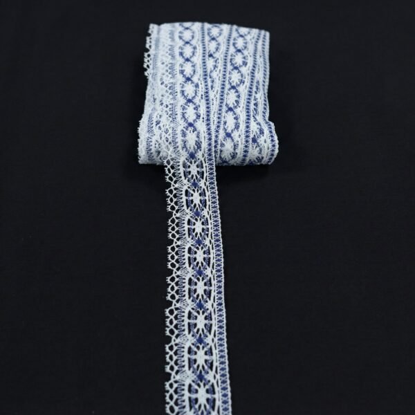 Nėrinių juostelė 5 cm su mėlynu ornamentu ažūrinė