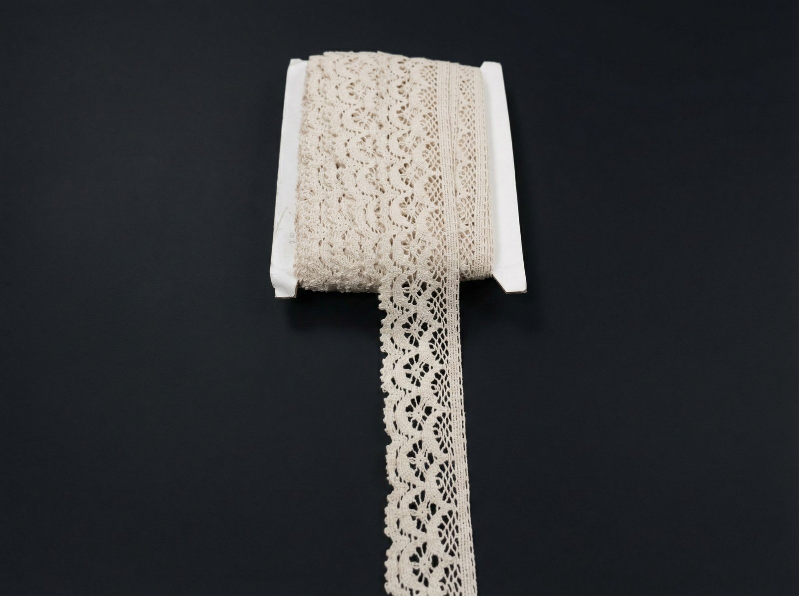 Nėrinių juostelė 5,5 cm pločio natūrali Nėrinių juostelė 5,5 cm pločio natūrali