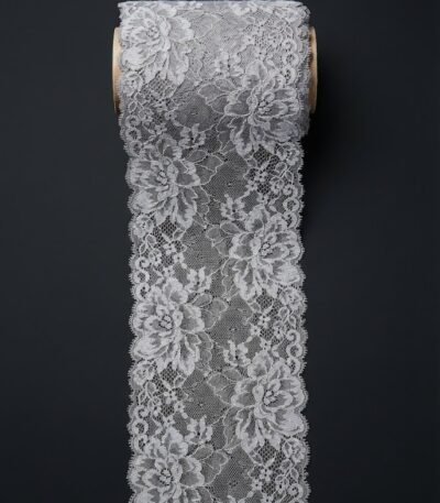 Plati dekoratyvinė nėrinių juosta 16 cm šviesios spalvos