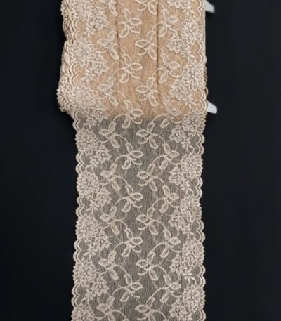 Plati elastinga nėrinių juosta 20 cm su gėlių raštu