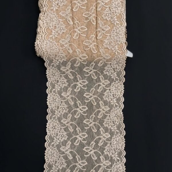 Plati elastinga nėrinių juosta 20 cm su gėlių raštu