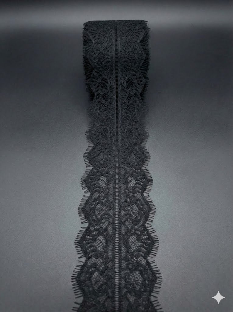 Plati elastinga nėrinių juosta su blakstienėlių kraštu 10 cm Plati elastinga nėrinių juosta su blakstienėlių kraštu 10 cm