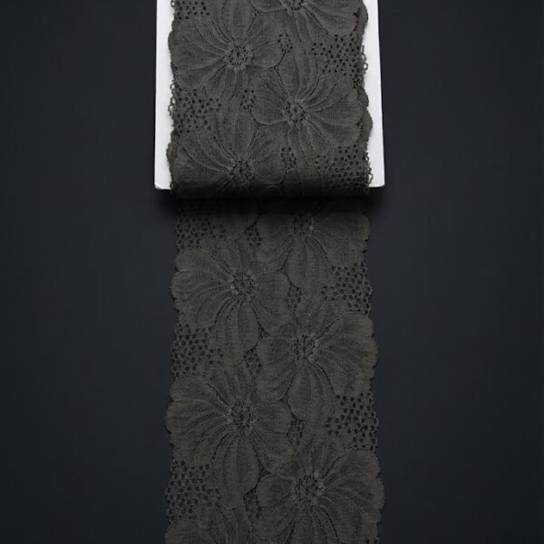 Plati elastinga nėrinių juosta su gėlių raštu 15 cm