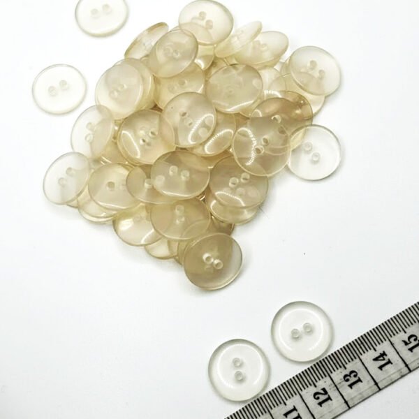 Skaidri plastikinė saga 18 mm su dviem skylėmis