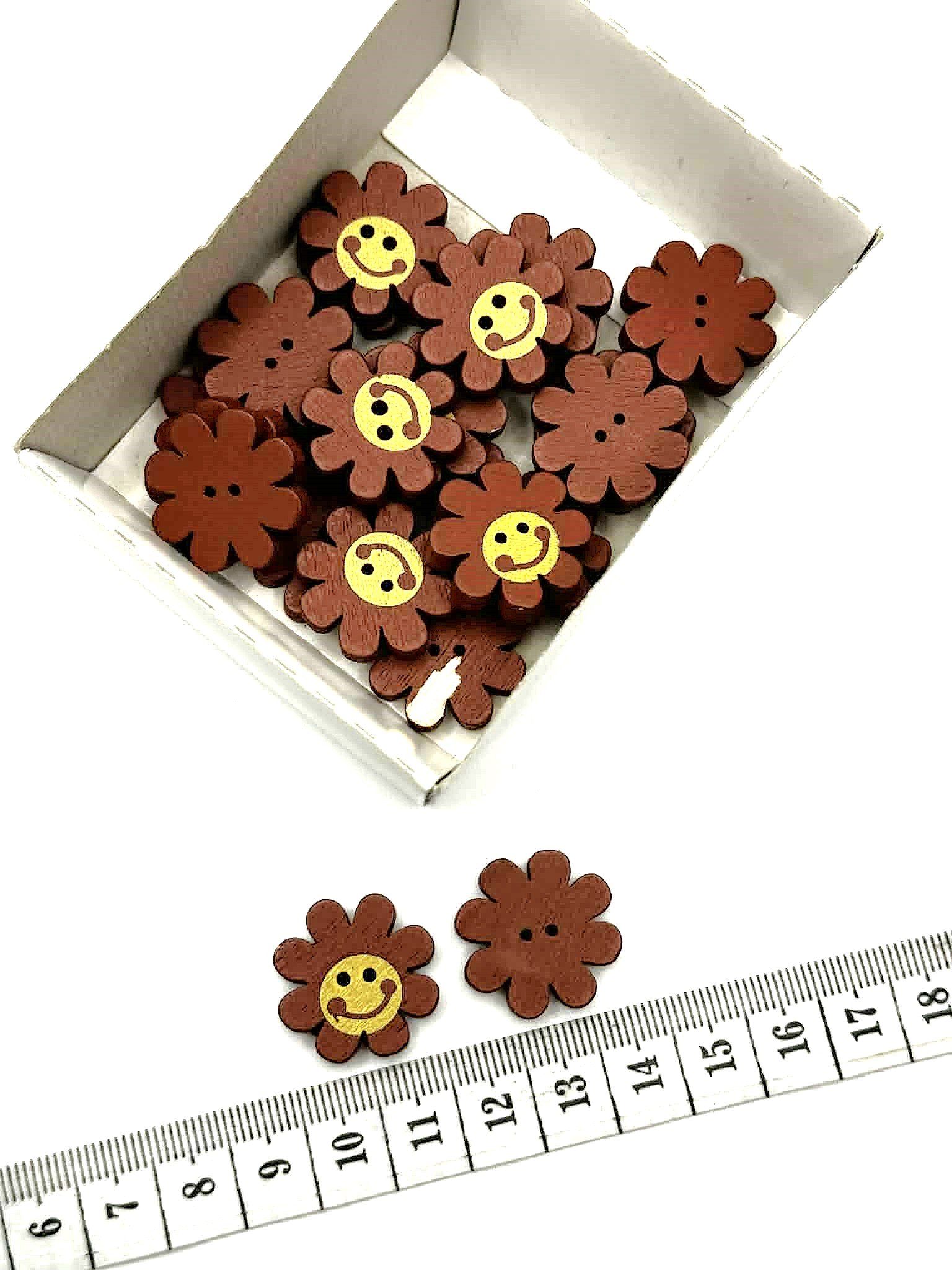 Vaikiška medinė saga gėlytės formos 22 mm su šypsenėle Vaikiška medinė saga gėlytės formos 22 mm su šypsenėle