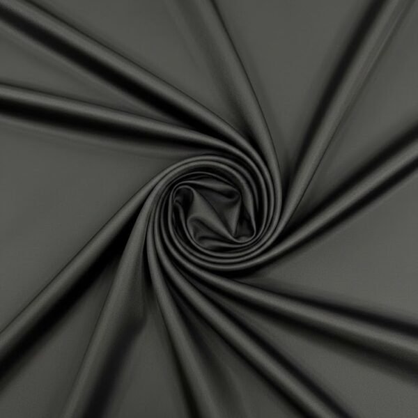 Juodas viskozės pamušalas su elastanu 140 cm pločio