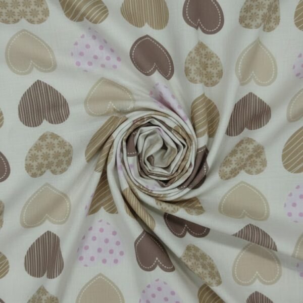 Medvilninis audinys su dekoratyvinėmis širdelėmis