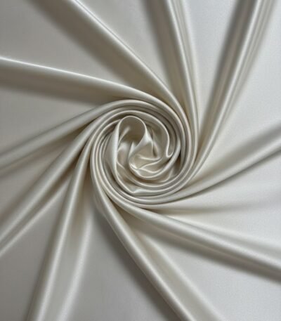 Pieniškos spalvos šilko audinys su elastanu