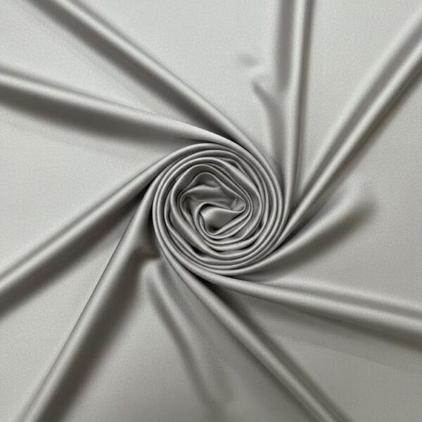 Sidabrinio tono šilko audinys su elastanu