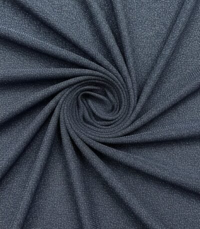 Tamsiai pilkas tiulio audinys su subtiliu blizgesiu – permatoma struktūra