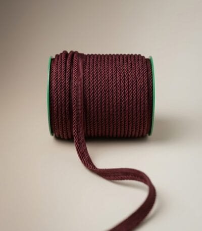 Pintas bordo tekstilės kantas pagalvėlėms