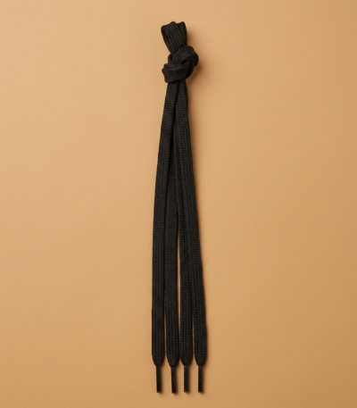 Trumpi juodi plokšti batų raišteliai – 85 cm (1 pora)